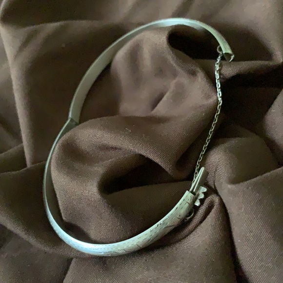 925 Sterling etched dainty bracelet - Picture 5 of 6